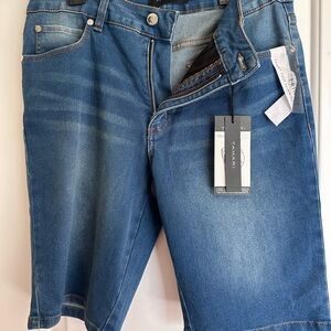 NWT Tahari Women’s Slimming Denim Bermuda Shorts
